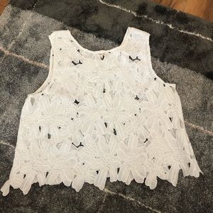 Cropped Sleeveless Floral Lace Top